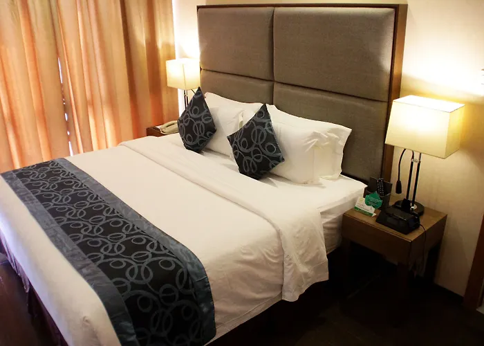 Golden Phoenix Hotel - Manila